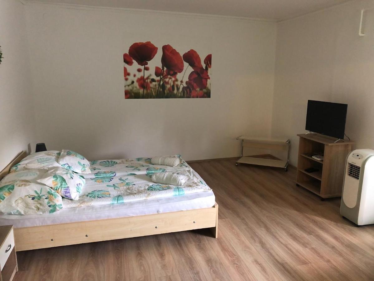 Ferienwohnung Natalia Apartman Makó Exterior foto
