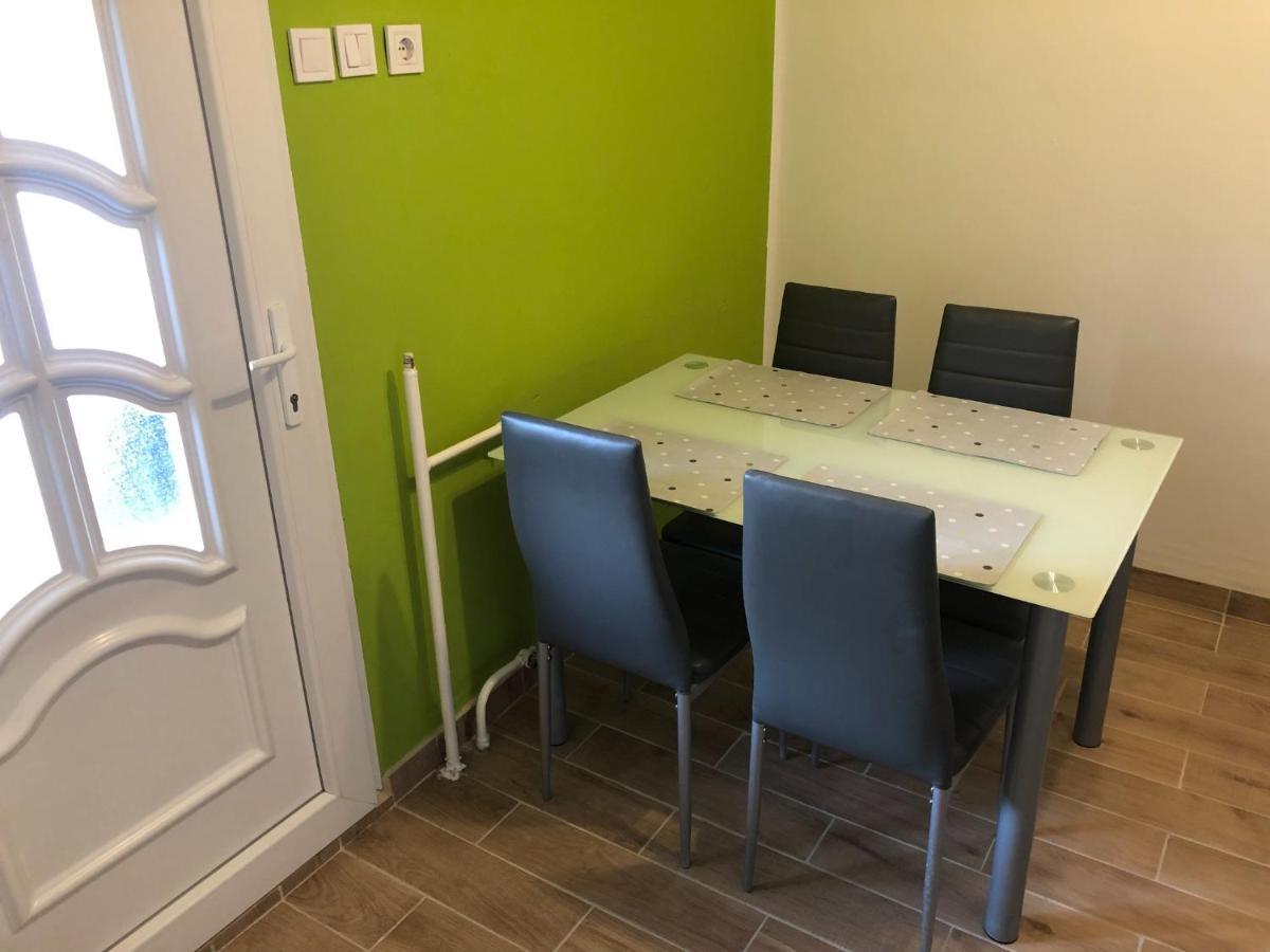 Ferienwohnung Natalia Apartman Makó Exterior foto