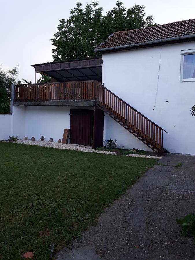 Ferienwohnung Natalia Apartman Makó Exterior foto